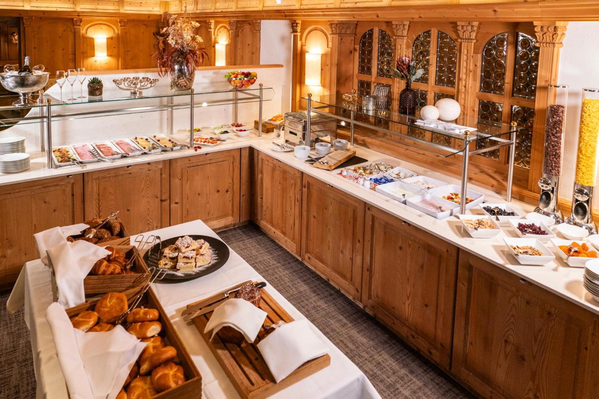 Hotel Trofana Alpin Ишгъл Екстериор снимка